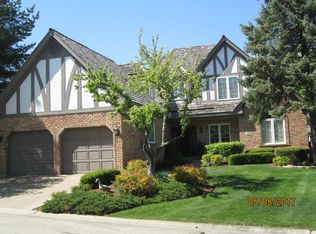 38 Lancaster Ct, Burr Ridge, IL 60527