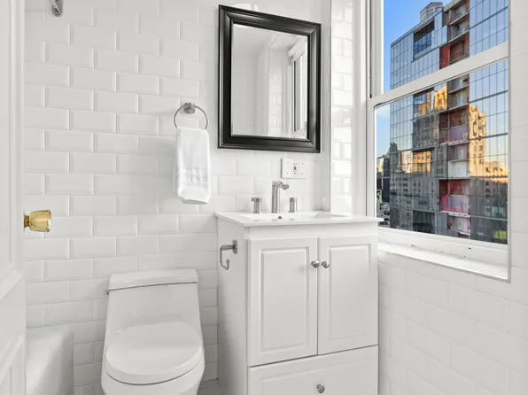 160 Central Park South image 12 of 20