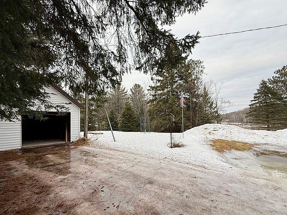 3rd image of W7460 W Evans Bay Rd