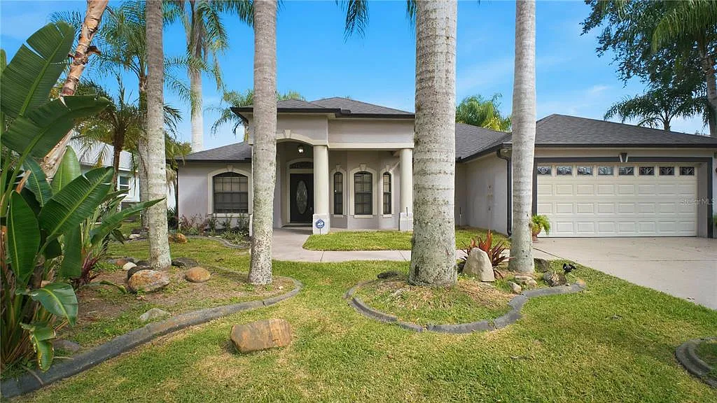 3 bed, 2.0 bath, 1640 sqft, $2,350 — Photo 1