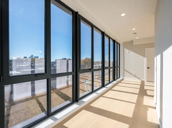 10 South Street image 34 of 39