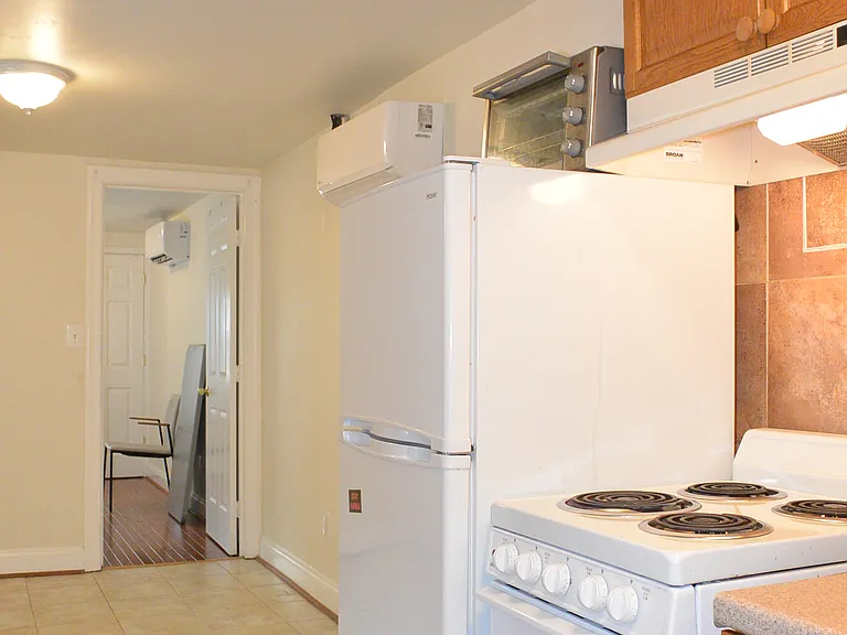 922 Light St #A — Photo 5