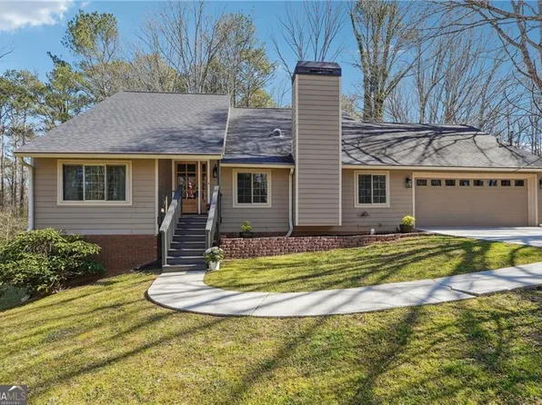 1108 Gwens Trl SW, Lilburn, GA 30047