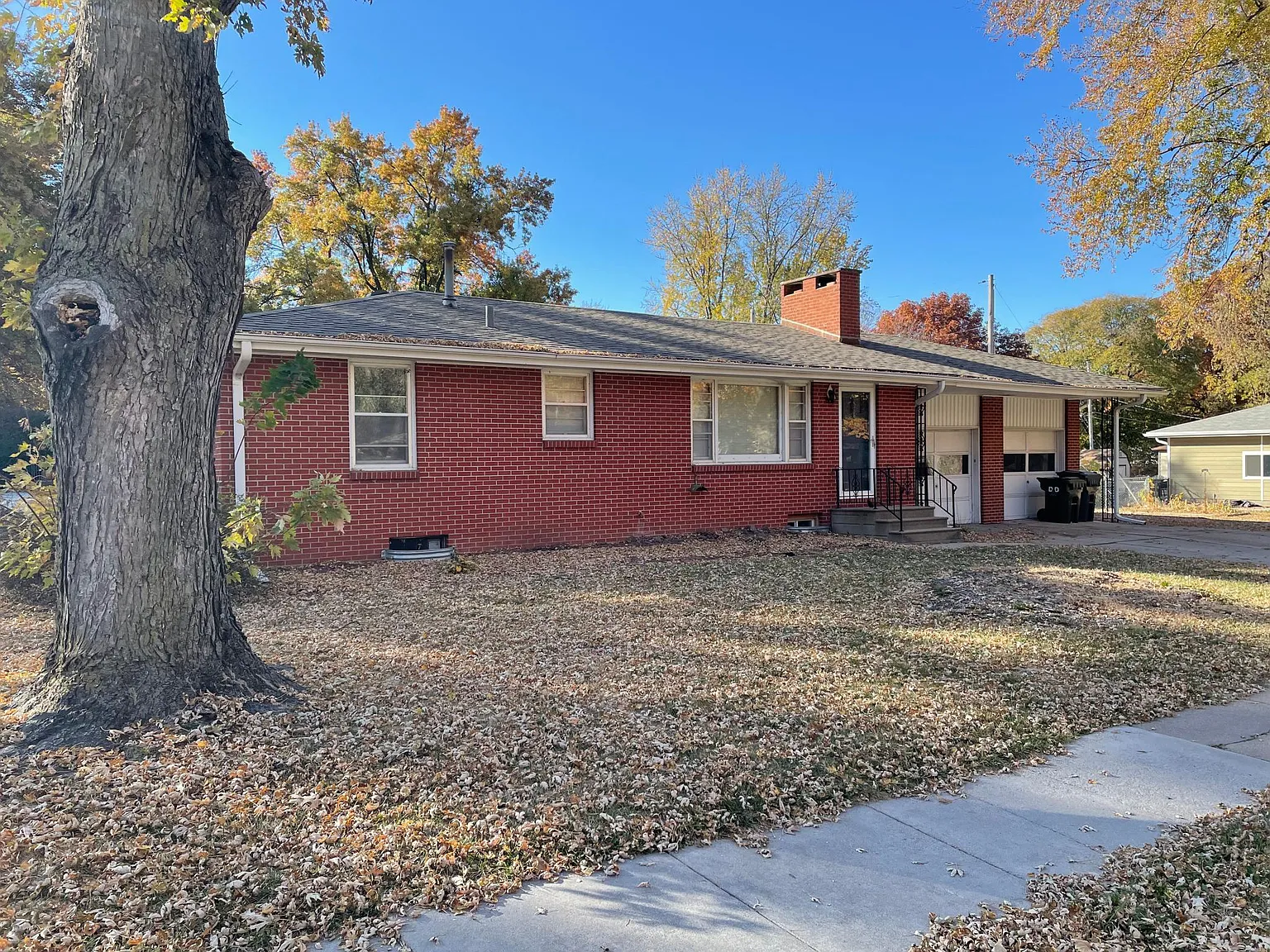 6745 Vine St — Photo 2