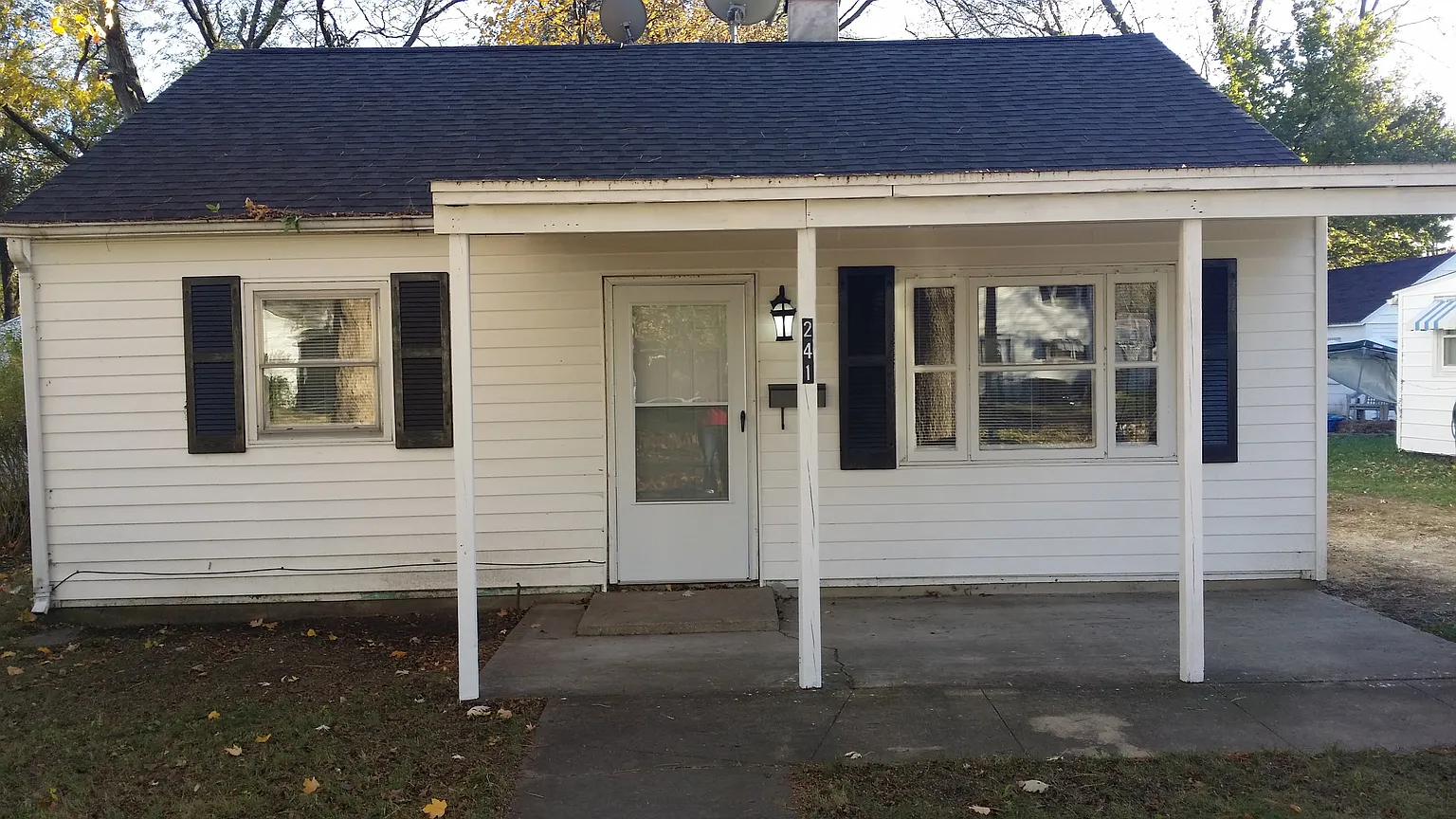 241 Arcadia Dr photo 1