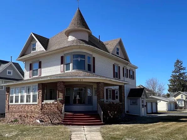 101 S Broadway Ave, New Hampton, IA 50659