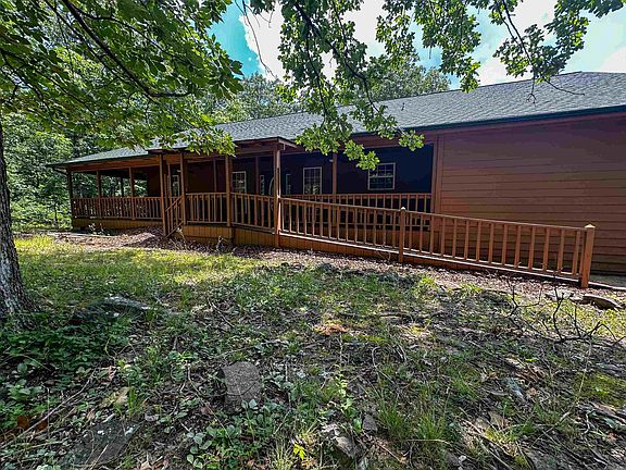 2nd image of 390 Cooper Point Dr