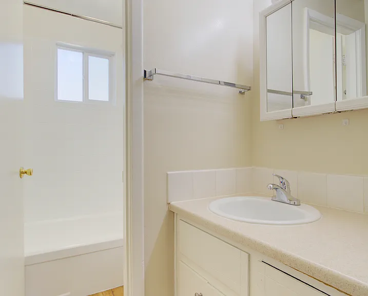Lampliter Apartments — Photo 27