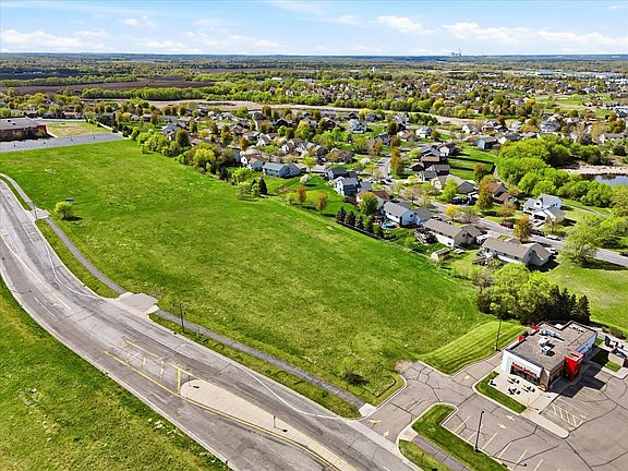 4th image of School Blvd