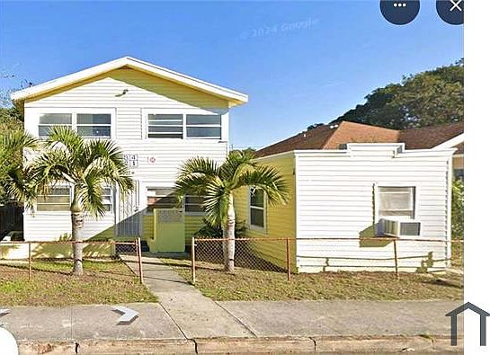 1st image of 923 14th St #202