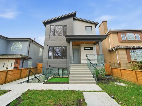 7851 Cartier St, Vancouver, BC V6P 4T3