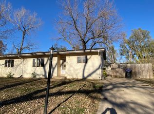 6826 SW Rockpost Rd #6826, Topeka, KS 66619