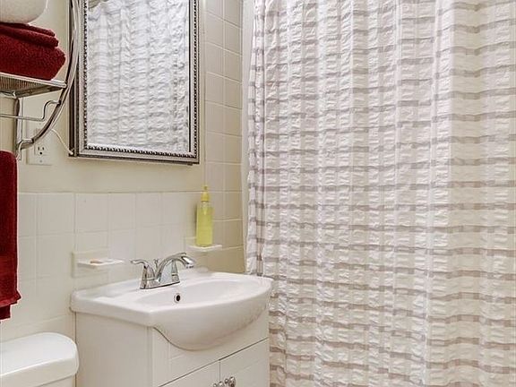 4th image of 158 W 94th St APT 2F