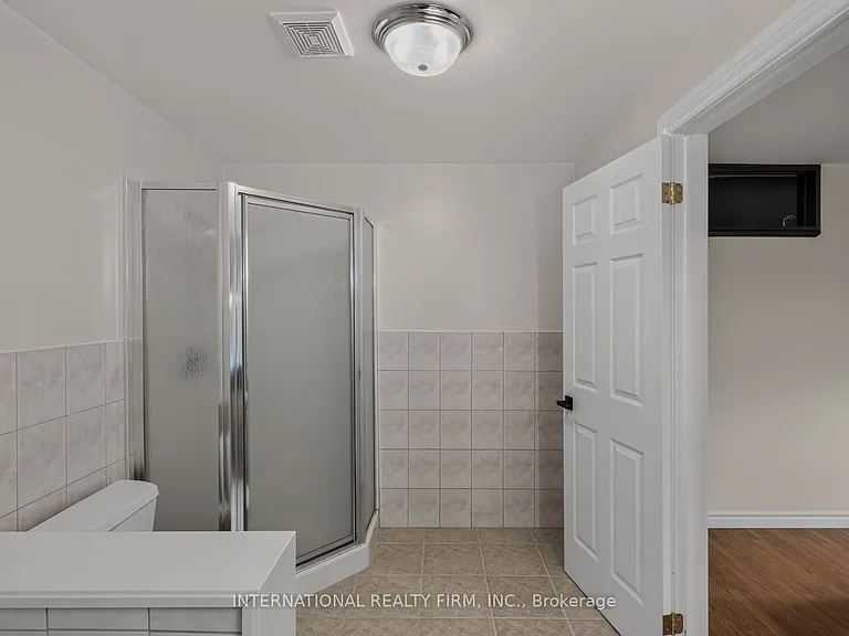 18 Sea Breeze Dr — Photo 36