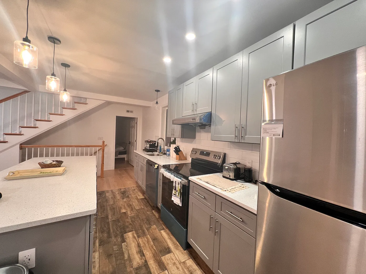 3 bed, 1400 sqft, $1,650 — Photo 3