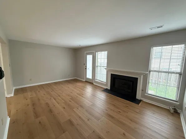 3101 Kirklevington Dr APT 216, Lexington, KY 40517