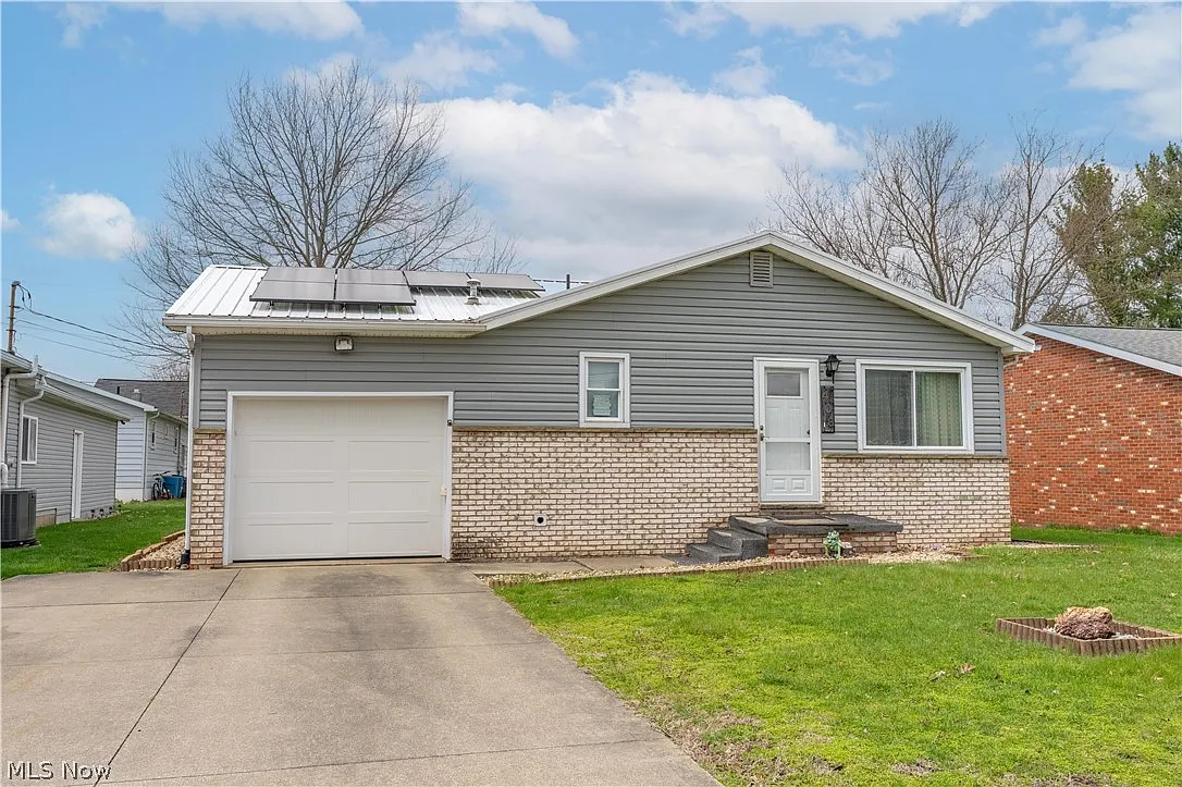 408 4th St NE photo 1