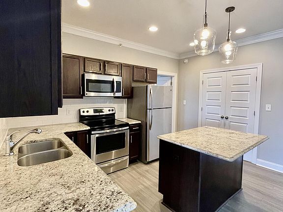 3rd image of 105 Cornerstone St APT 301