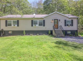 1155 Elk Dr, Bushkill, PA 18324