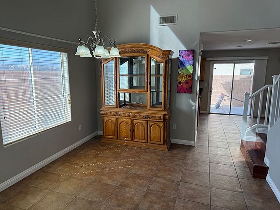 4th image of 5122 Tioga Pass Ave