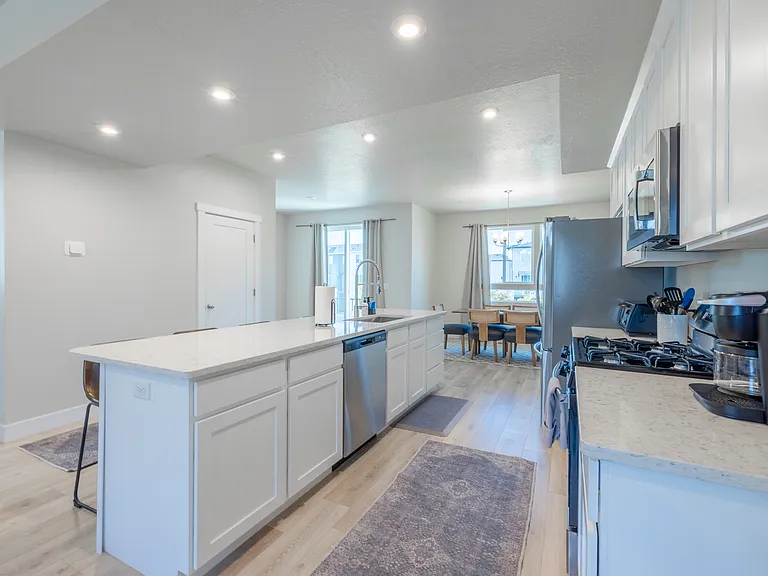 1024 W 400 S — Photo 25