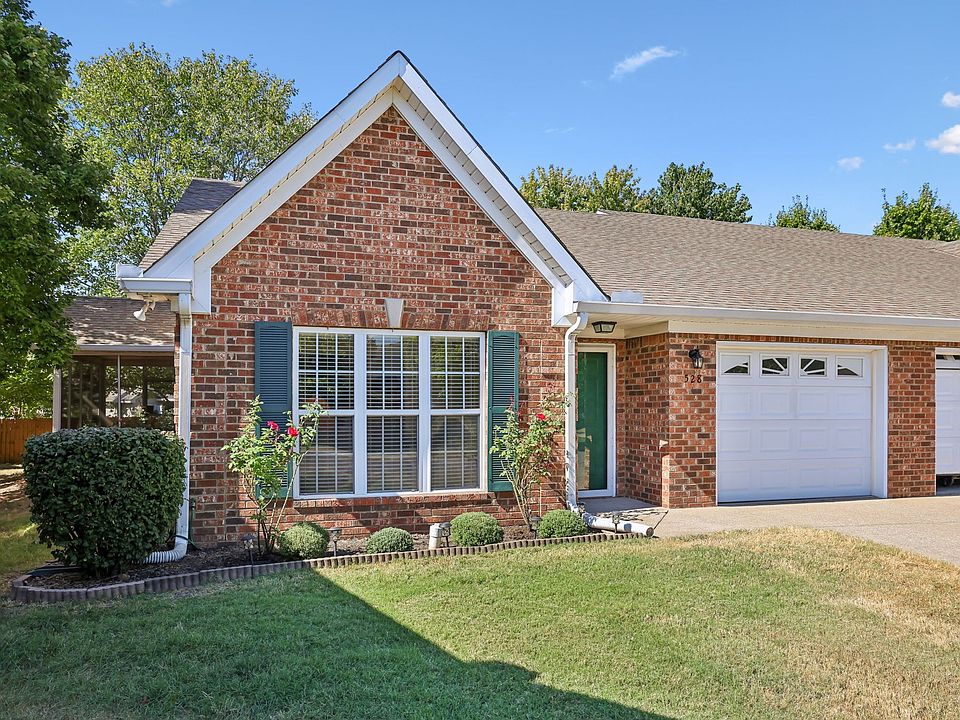 1st image of 528 Village Green Cir