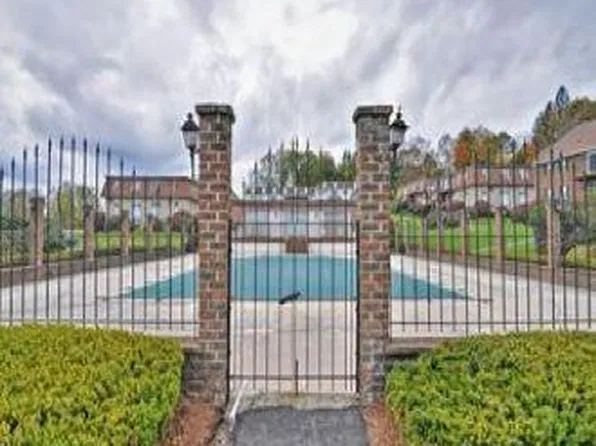 10 Williamsburg Ct Unit 11, Shrewsbury, MA 01545