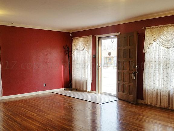 4th image of 701 Magnolia St