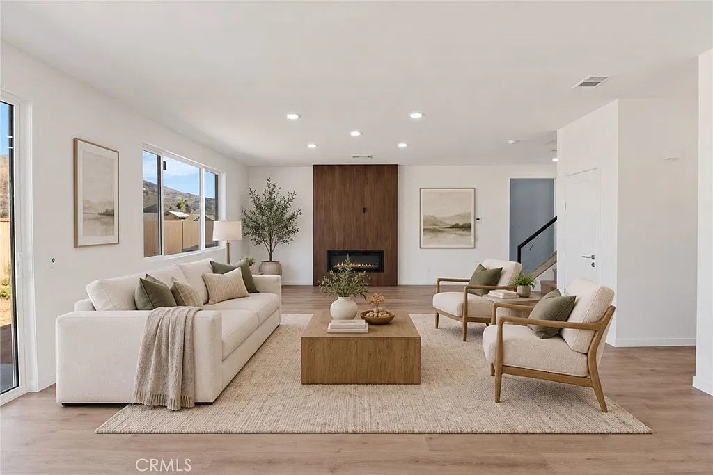 4 bed, 3.5 bath, 2000 sqft, $3,800 — Photo 3