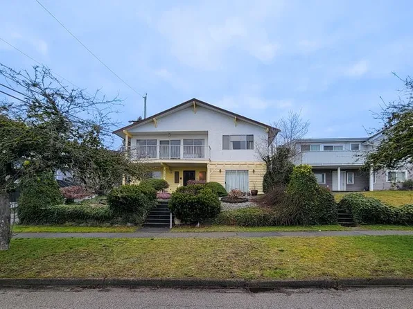 2155 Burquitlam Dr, Vancouver, BC V5P 2P2