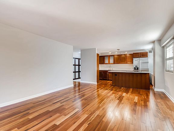 4th image of 535 N Michigan Ave APT 808