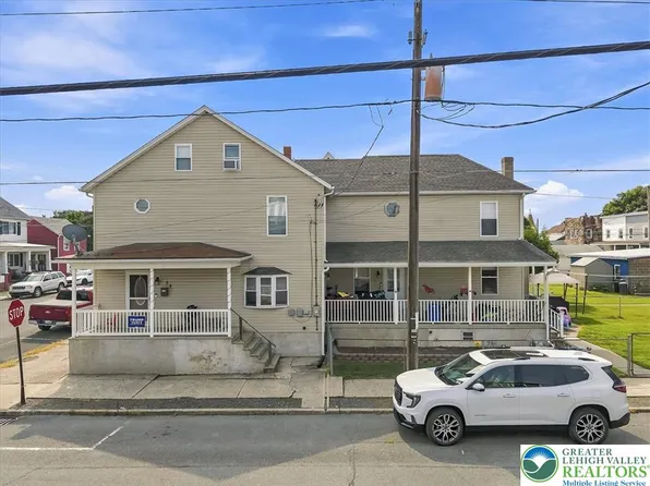 54 E White St, Summit Hill, PA 18250