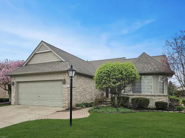 6958 Cross Creek Dr, Washington, MI 48094