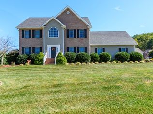 18517 Pond Dr, Abingdon, VA 24211