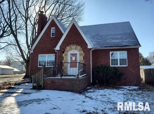 901 W 16th St, Davenport, IA