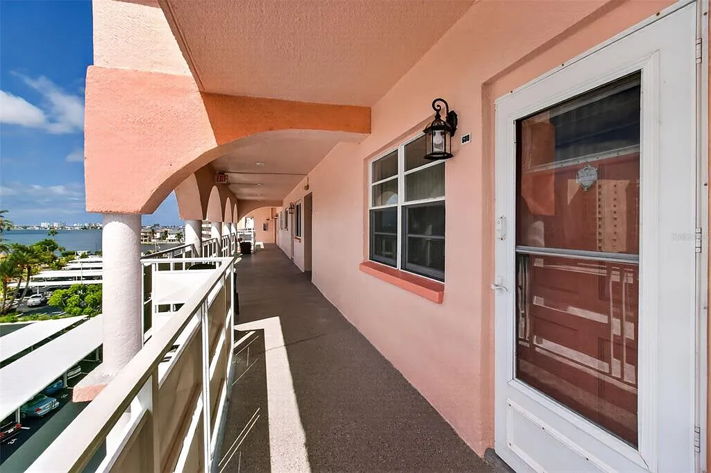 2 bed, 2.0 bath, 1120 sqft, $2,100 — Photo 1