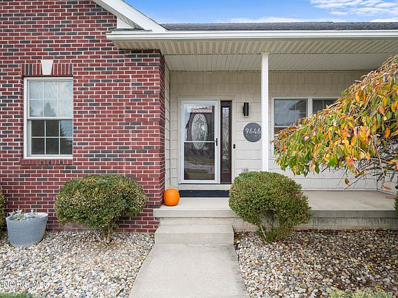 2nd image of 9646 Fieldstone Ln