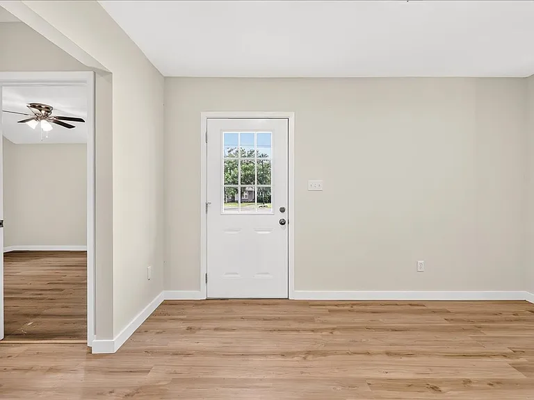 1154 Florida Ave — Photo 2