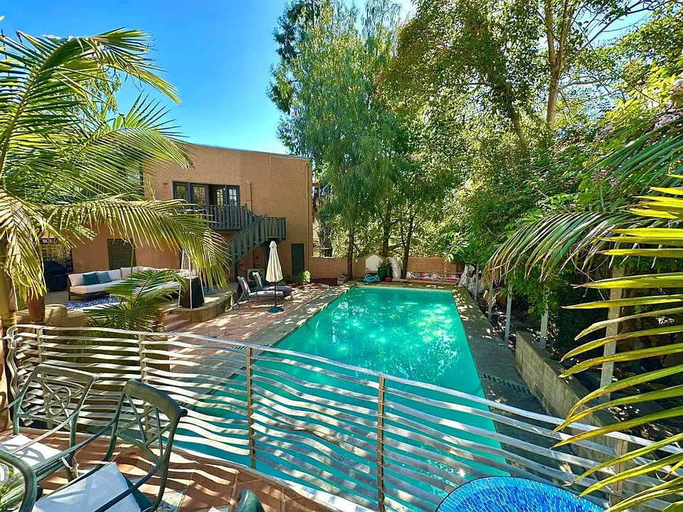 987 Sunnyhills Rd