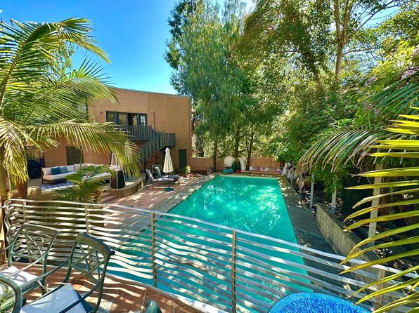 987 Sunnyhills Rd
