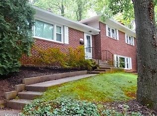 35 Lakeside Dr, Greenbelt, MD 20770