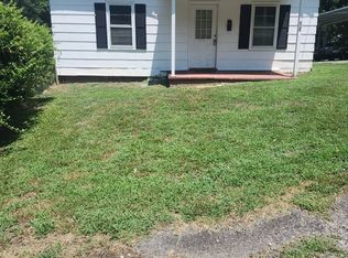 303 W Hilltop Cir, Gastonia, NC 28052