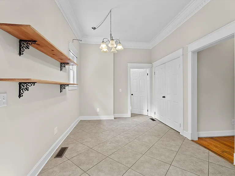 708 Shelby Ave — Photo 15