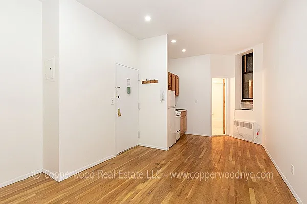 Rented by Copperwood Real Estate | media 10