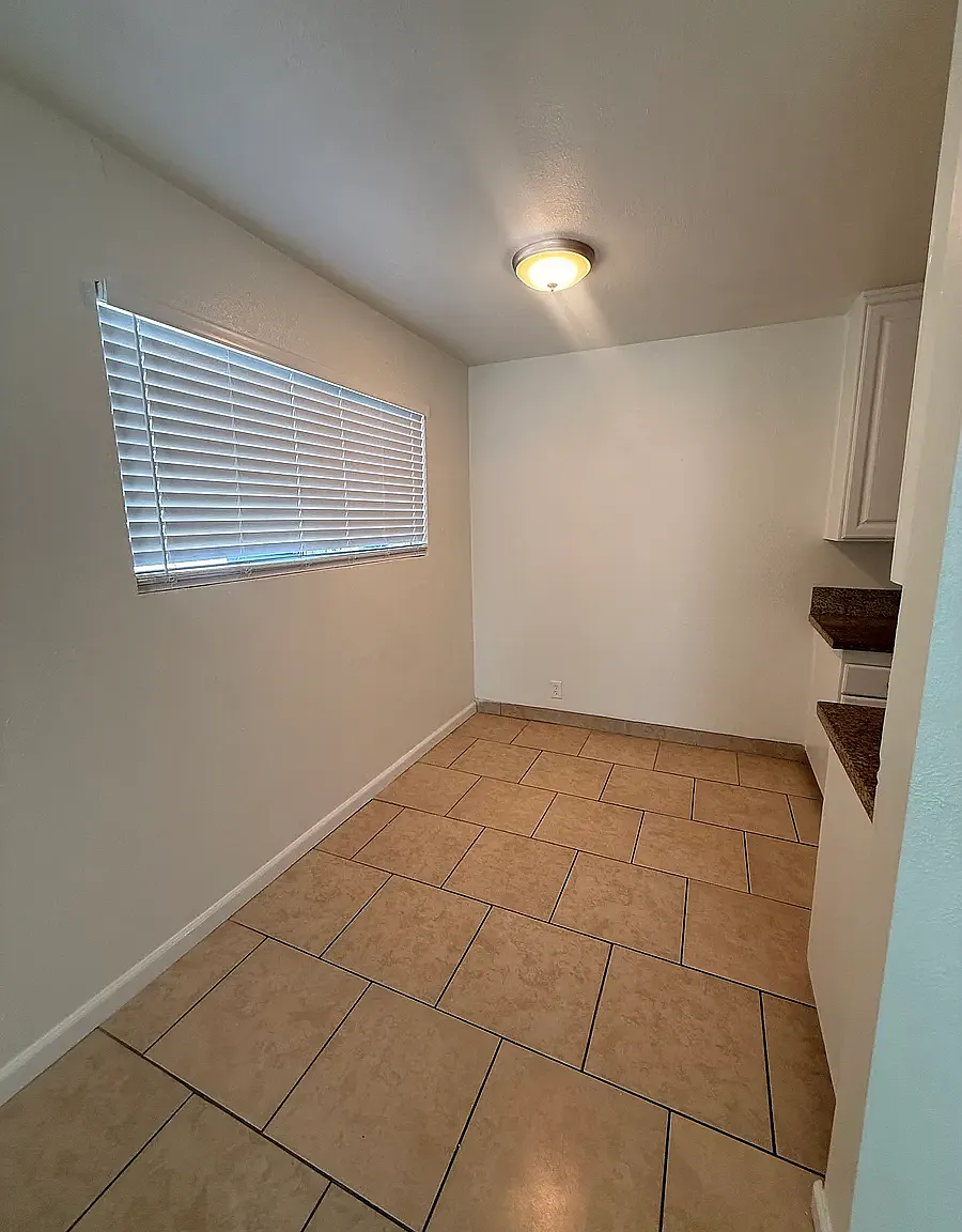 3 bed, 1.5 bath, $2,500 — Photo 4