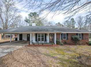 137 Blasingame Dr, Columbus, MS 39702