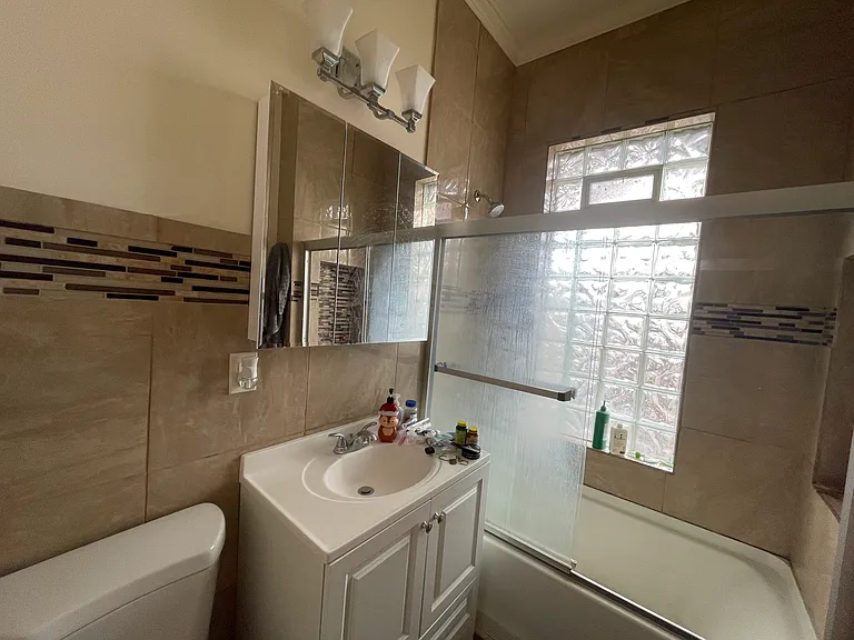 1305 N Milwaukee St — Photo 33
