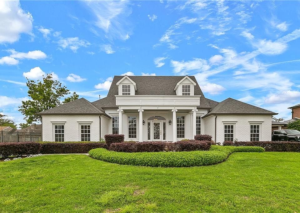 1st image of 38 Oak Alley Blvd