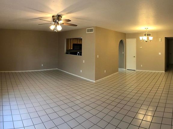 2526 E Wagoner Rd MLS Pic #4