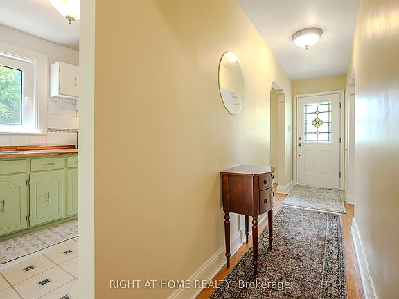 5th image of 309 Rathburn Rd